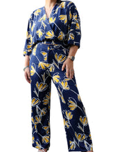 Load image into Gallery viewer, Angela  Lotus print trouser pants.
